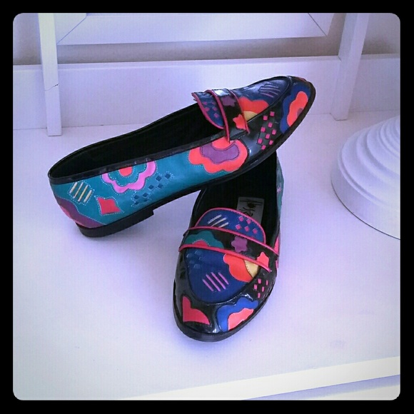 Shoes - STUNNING vintage flats